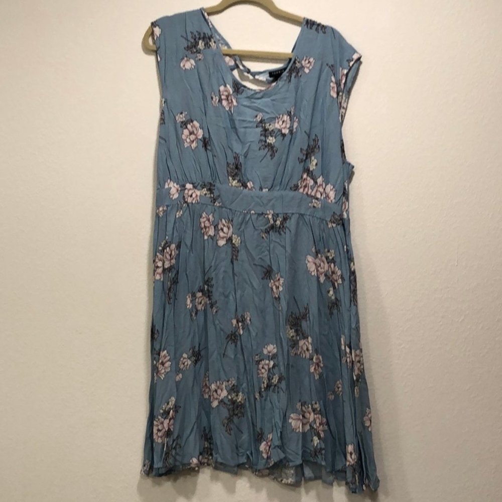 CLOSET CLEAR OUT! Torrid Blue Floral Dress